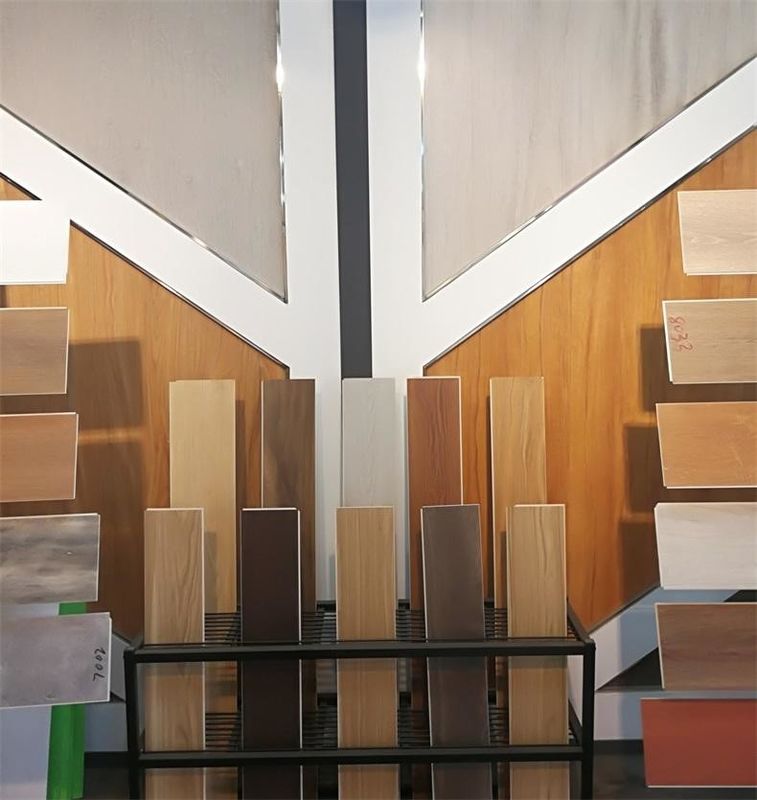 Uv เคลือบพื้นไวนิล SPC 5mm 6mm 8mm Spc Core Vinyl Plank