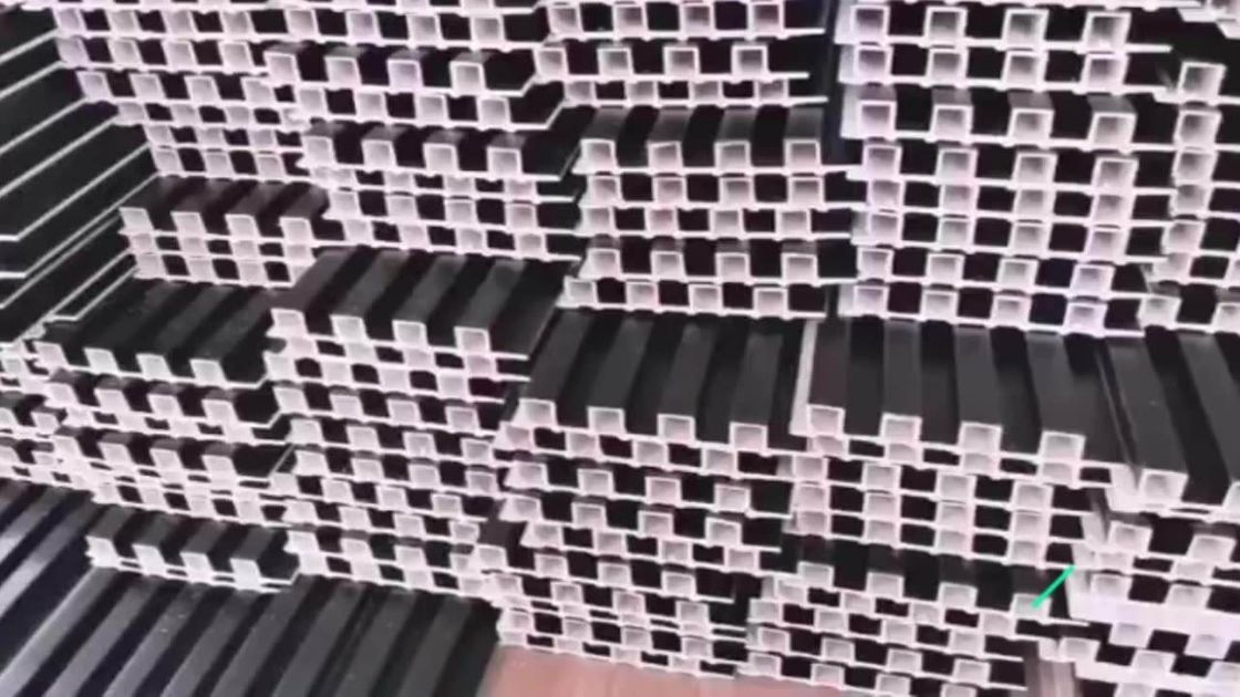 Fire Proof B1 wpc Partition Panels แผ่นผนังตกแต่ง Wpc รับรองมาตรฐาน ISO