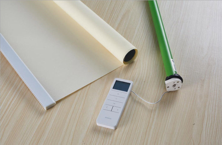 ม่านบังตาไร้สายเพื่อความปลอดภัยของเด็ก CE ม่านม้วนแนวนอนแบบใช้มอเตอร์ม้าลาย