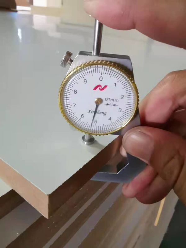 28 X 1160 X 2400 มิลลิเมตร ปรับปรุงแผ่นพลาเวอร์ 19 หรือ 21 พลาย แอนติสลิป