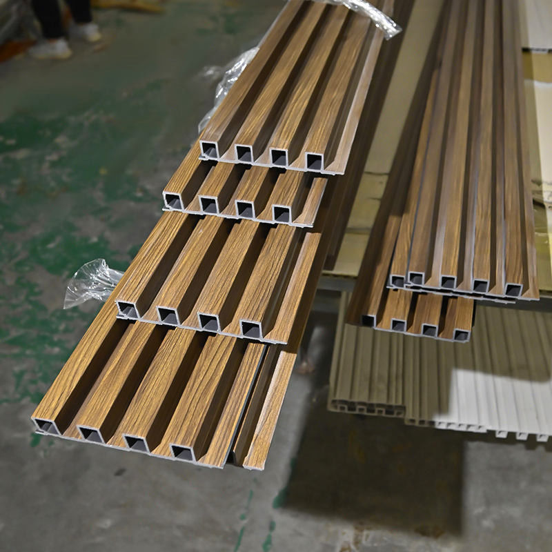 สะอาดต่อสิ่งแวดล้อมไม้พลาสติกผสม WPC ภายในกรีด แผ่นผนัง แผ่นผนัง