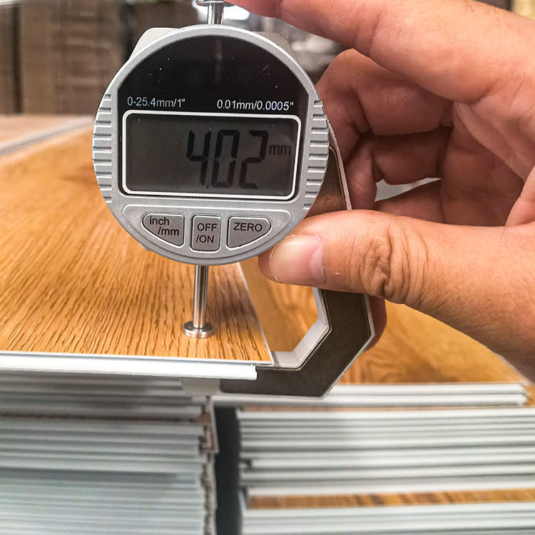 4mm 180*1220mm PVC วินิลพื้น Piso SPC คลิก กันน้ํา พลาสติก SPC พื้น