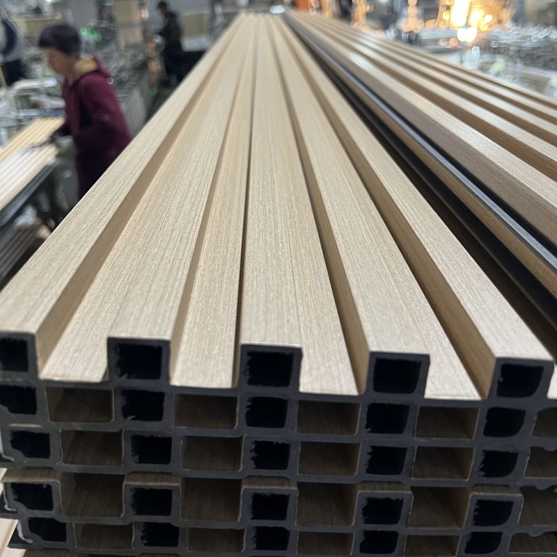 แผนผนัง Wpc กันน้ํา แผนผนัง Pvc ผนังไม้ พลาสติก Wpc ผนังเพดาน ผนังภายในสําหรับตกแต่งภายใน