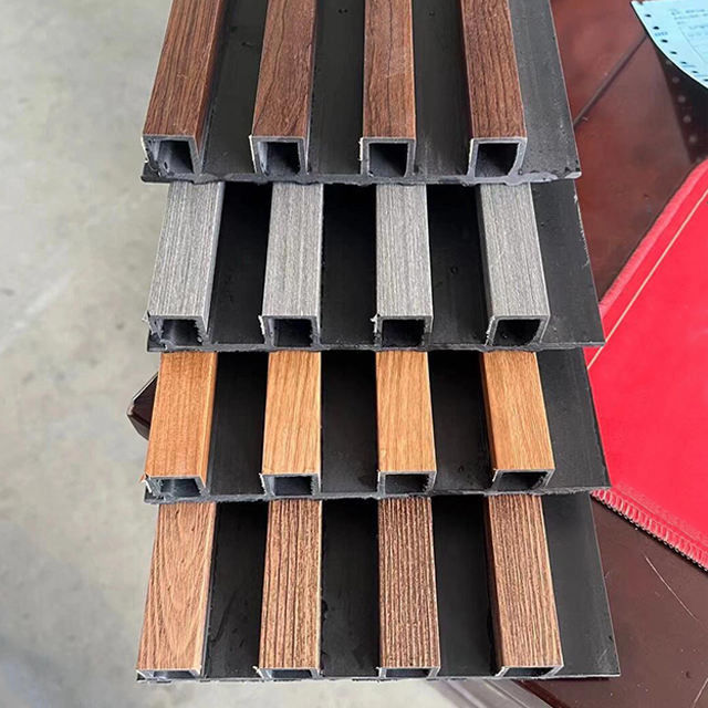 พีวีซี Wpc ผนังภายใน แผนผนังไขมัน 3D การตกแต่ง แผนผนัง Wpc สําหรับภายในโรงแรม การออกแบบไม้ยาง