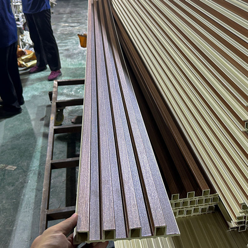 แผงผนัง WPC แบบมีร่องโรงงานจีน แผ่น PVC แผง WPC แบบมีระแนงสำหรับตกแต่งภายใน แผงผนัง WPC
