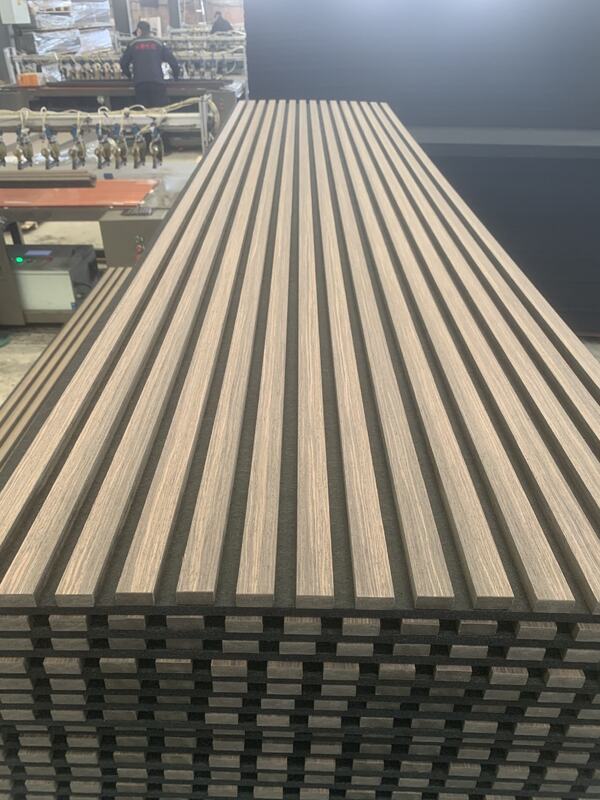 ขายร้อน แผ่นเสียง ไม้ แผ่นผนังสล็อต แผ่นผนังสล็อต บ้านตกแต่งภายใน แผ่นผนังกันเสียง