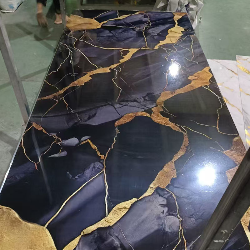 1220 * 2440 มิลลิเมตร บอร์ด UV สีที่กําหนดเอง พานีลผนังแผ่นเพชร PVC สําหรับตกแต่งผนังภายใน