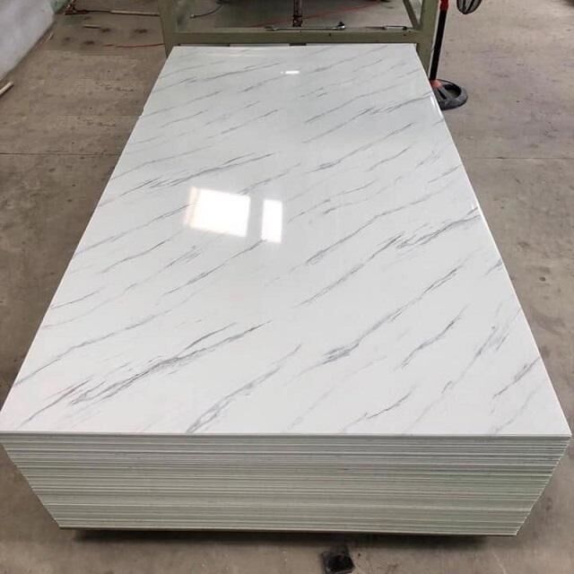 แผงผนัง PVC คุณภาพสูงพร้อมเอฟเฟกต์หินอ่อน UV WPC กันความชื้นและกันน้ำสำหรับการตกแต่งโรงแรม ราคาดีที่สุด