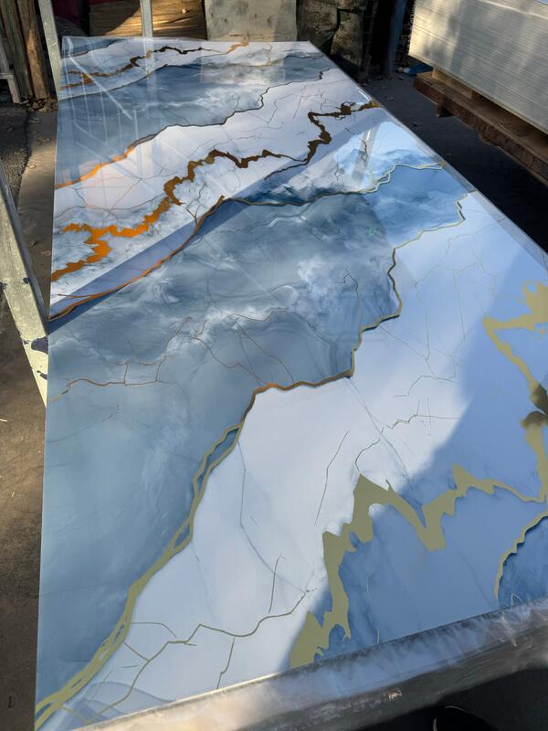 จําหน่ายโดยตรงจากโรงงาน 2.5 มิลลิเมตร 2.8 มิลลิเมตร ความหนา 4 * 8 ฟุต PVC หนังมาร์บอร์ UV Board กันน้ํา ป้องกันไฟ