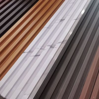 การตกแต่งภายใน ผนังผนัง WPC สีไม้ ประหยัดพลังงาน กันอากาศ ป้องกันรอยขีดข่วน ผลงาน 3 มิติ