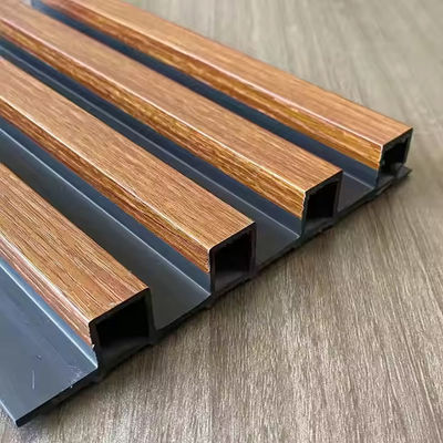 พีวีซี Wpc ผนังภายใน แผนผนังไขมัน 3D การตกแต่ง แผนผนัง Wpc สําหรับภายในโรงแรม การออกแบบไม้ยาง