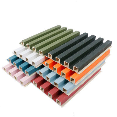Pvc 3D Fluted ประดับ Lambrin ไม้ประกอบภายใน Fluted แผ่น Wpc ผนัง แผ่นคลุมป้องกันไฟสําหรับลูกค้าต้องการ