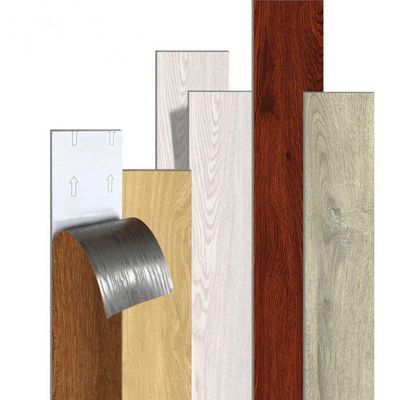 แผ่นพื้น PVC กันน้ำแบบมีกาวในตัว DIY แผ่นพื้นไวนิลสำหรับตกแต่งภายในอาคารสำนักงาน