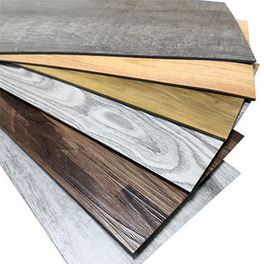 พื้น LVT PVC ติดตั้งเองสมัยใหม่ โซลูชั่นที่ดีที่สุดสำหรับการปรับปรุงบ้านเก่า