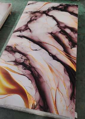 แผ่นหินอ่อน UV แผงผนัง PVC ทันสมัย แผ่นตกแต่งเงาสูง พลาสติกสำหรับพื้นหลังทีวี ภายในบ้าน 1220x2440 มม.*3 มม.