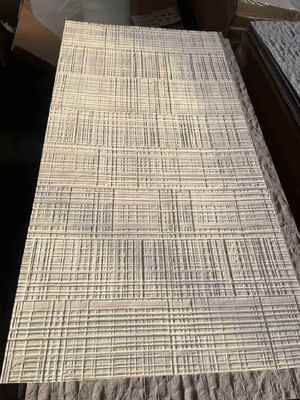 โซลูชั่นการตกแต่งผนังที่นวัตกรรม การออกแบบที่ทันสมัย MCM แผ่นผนังหินอ่อนยืดหยุ่นสําหรับผนังภายในและภายนอก