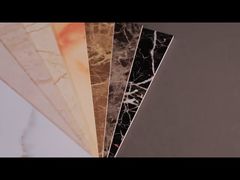 แผ่นหินอ่อน PVC ล่าสุด พร้อมเคลือบ UV กันน้ำ ติดตั้งแบบ Interlocking สำหรับห้องนั่งเล่น